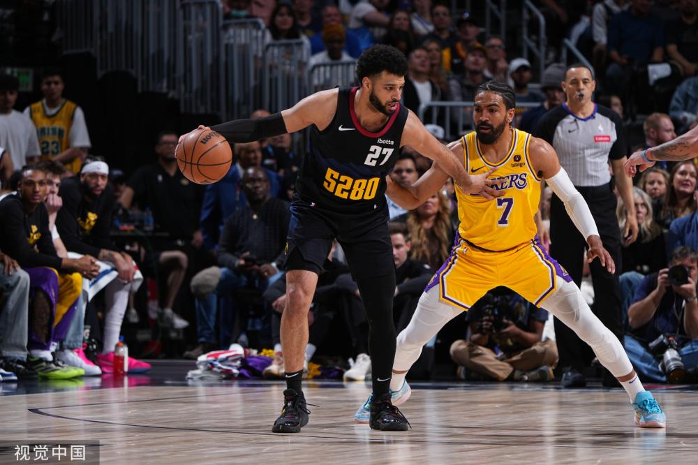 他需要暂停 他需要暂停